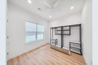 8934 Knoll Villas Street, Houston, TX 77080 - Photo 10