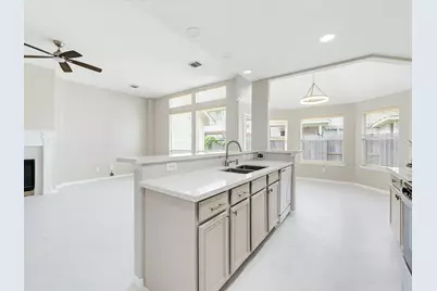 4619 Schiller Park Lane, Sugar Land, TX 77479 - Photo 14