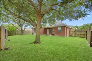 212 Silverbrook Ln, Dickinson, TX 77539 - Photo 28