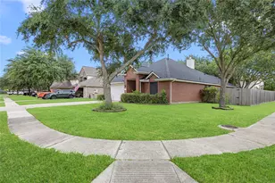 212 Silverbrook Ln, Dickinson, TX 77539 - Photo 4