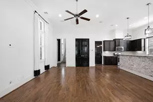 3219 Maxroy St, Houston, TX 77008 - Photo 8