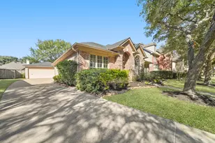 1119 Summer Brook Ct, Sugar Land, TX 77479 - Photo 4
