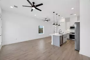 314 Neyland St, Houston, TX 77022 - Photo 6