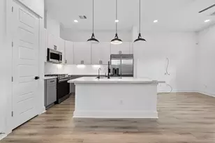 314 Neyland St, Houston, TX 77022 - Photo 10