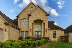 7 Stonebrook Ct, Beaumont, TX 77706 - Photo 2