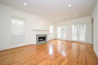 1915 Woodbury Street, Houston, TX 77030 - Photo 8