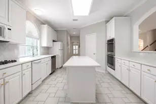 1303 Red Oak Ct, Sugar Land, TX 77479 - Photo 12