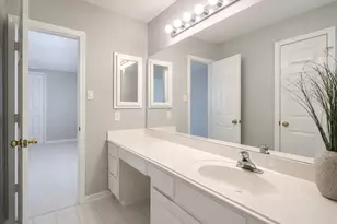 1303 Red Oak Ct, Sugar Land, TX 77479 - Photo 22