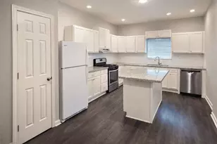 511 W Cleveland St, Alvin, TX 77511 - Photo 6