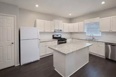 511 W Cleveland Street #1, Alvin, TX 77511 - Photo 2