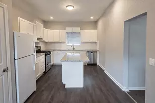 511 W Cleveland St, Alvin, TX 77511 - Photo 4