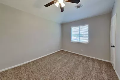 5803 Village Grove Drive, Pearland, TX 77581 - Photo 14