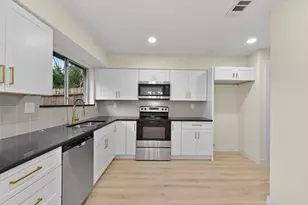 2322 Aprilmont Dr, Sugar Land, TX 77498 - Photo 16