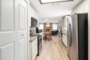 63 Hideaway Dr, Friendswood, TX 77546 - Photo 14