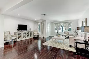 7715 Betty Jane Ln, Houston, TX 77055 - Photo 8
