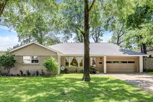 7715 Betty Jane Ln, Houston, TX 77055 - Photo 2