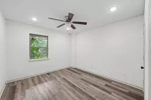 2807 Durban Dr, Houston, TX 77043 - Photo 32
