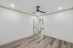 2807 Durban Dr, Houston, TX 77043 - Photo 30
