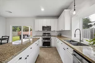 4502 Topaz Trail Dr, Sugar Land, TX 77479 - Photo 14