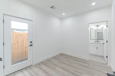 7723 C Hammerly Blvd, Houston, TX 77055 - Photo 6