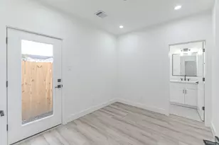 7723 C Hammerly Blvd, Houston, TX 77055 - Photo 6