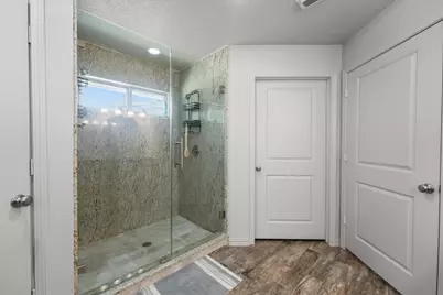 37 Wildwood Lake Drive, Huntsville, TX 77340 - Photo 16