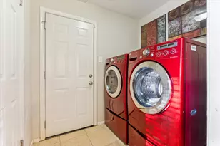 5827 Burlinghall Dr, Houston, TX 77035 - Photo 24