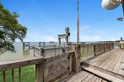 211 Captains Road, Anahuac, TX 77514 - Photo 14