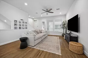 2491 W 11th St, Houston, TX 77008 - Photo 1
