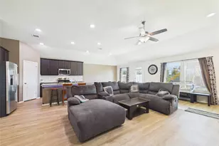 1237 Steed Bluff Dr, Alvin, TX 77511 - Photo 10