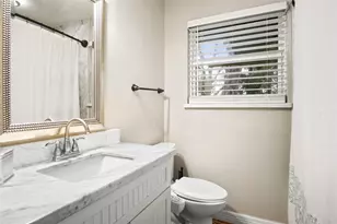 9928 Westview Dr, Houston, TX 77055 - Photo 8