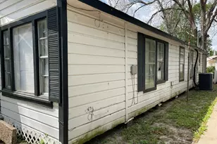 3020 Avenue D, Bay City, TX 77414 - Photo 2