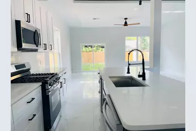 7203 Weyburn Street, Houston, TX 77028 - Photo 14