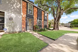 14345 Misty Meadow Ln, Houston, TX 77079 - Photo 2
