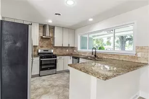 9202 Sunnywood Dr, Houston, TX 77088 - Photo 10