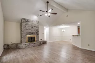 17 Crestbriar Ct, Baytown, TX 77521 - Photo 8
