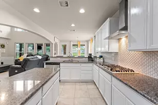 2018 Brookmont Dr, Conroe, TX 77301 - Photo 16