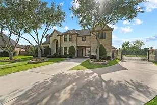 3100 Richard Ln, Friendswood, TX 77546 - Photo 1