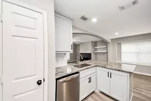13880 Broken Arrow Dr, Willis, TX 77378 - Photo 6