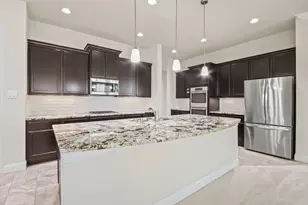8931 Leaning Hollow Ln, Spring, TX 77379 - Photo 6