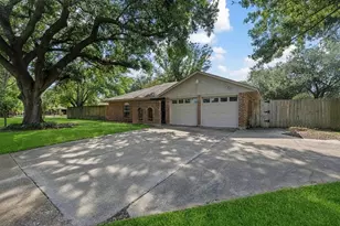 3930 Tumbleweed Ln, Baytown, TX 77521 - Photo 1