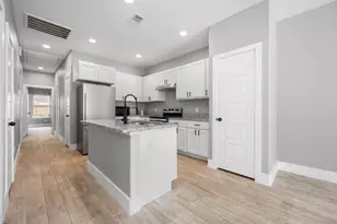 5037 Van Fleet St, Houston, TX 77033 - Photo 8