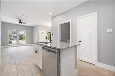 5037 Van Fleet Street, Houston, TX 77033 - Photo 10