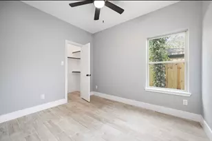 5037 Van Fleet St, Houston, TX 77033 - Photo 12