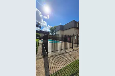 8427 Hearth Drive #4, Houston, TX 77054 - Photo 12