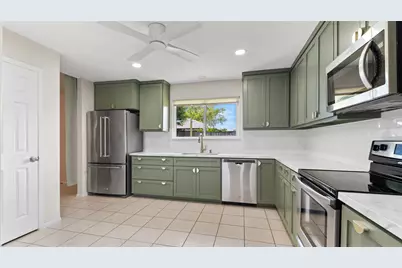 16830 Carrack Turn Drive, Friendswood, TX 77546 - Photo 4