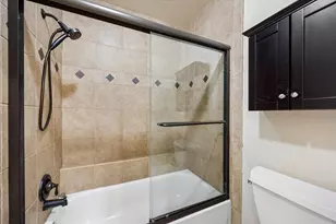 11711 Memorial Dr, Houston, TX 77024 - Photo 16