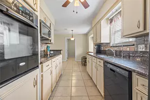 1705 20th Ave N, Texas City, TX 77590 - Photo 6