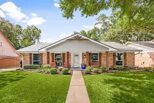 142 Bluebonnet St, Sugar Land, TX 77478 - Photo 2