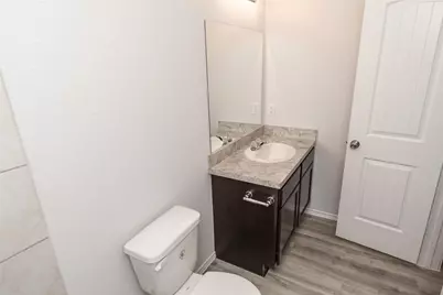 8722 Lar-Ree Oaks Circle, Houston, TX 77028 - Photo 6